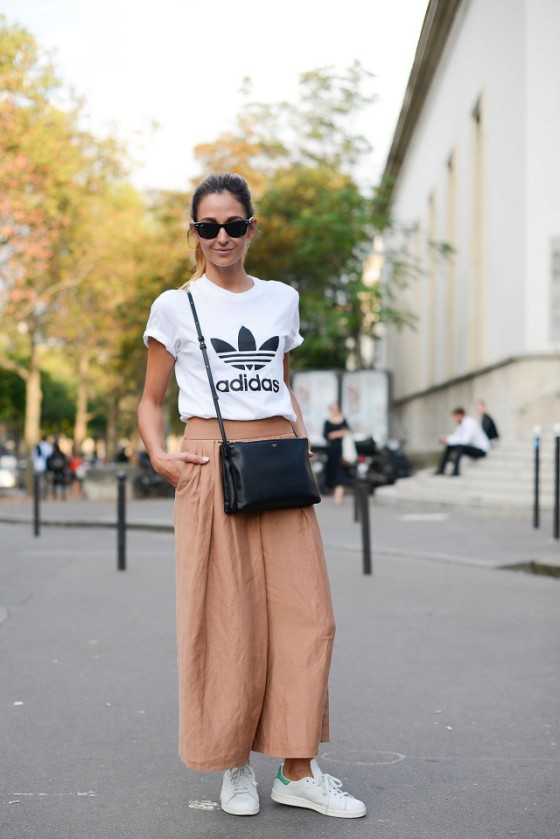 adidas-culottes-wide-leg-pants-blush-peach-adidas-sneakers-white-sneakers-stan-smith-adidas-tshirt-tee-graphic-tee-normcore-sportyPFW-Street-Style-time-via-getty-640x959